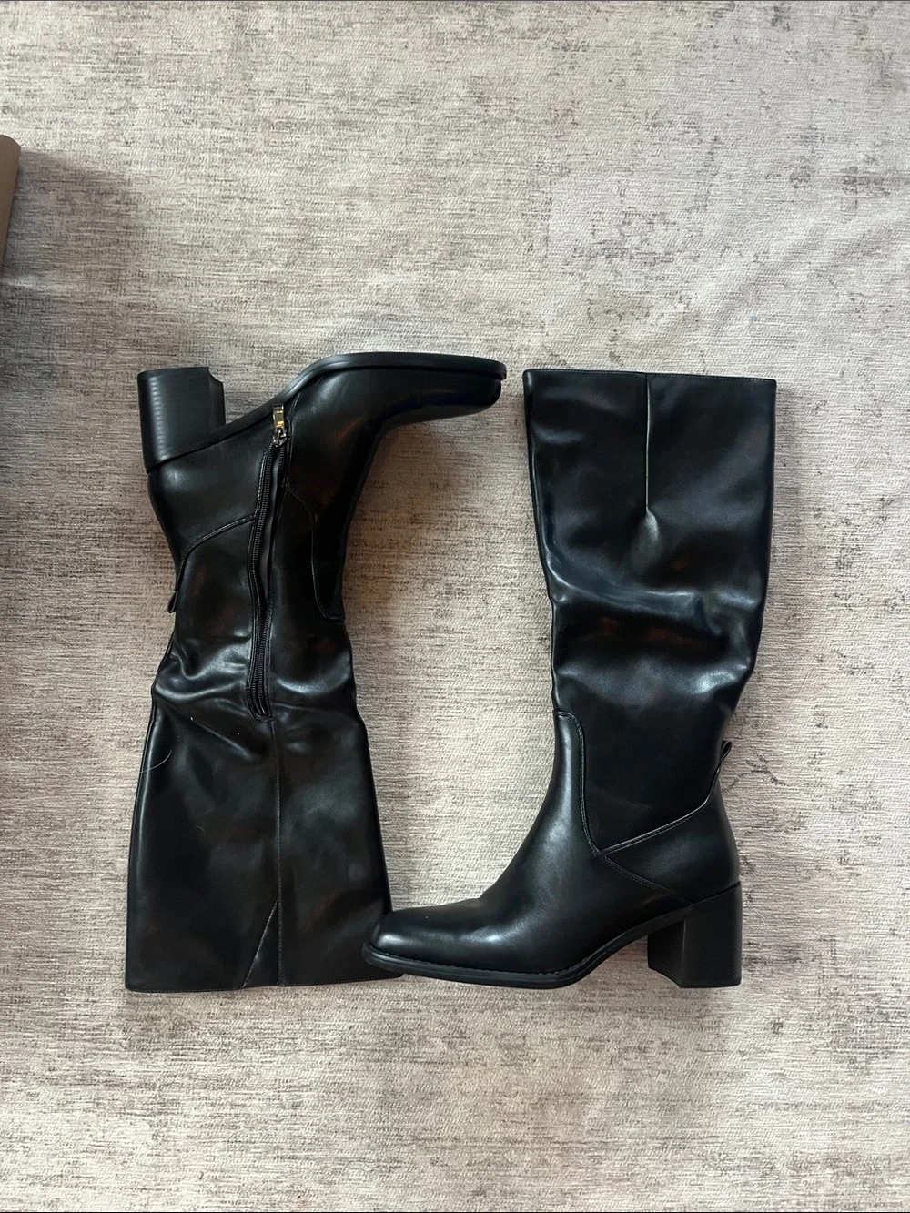 Black heeled boots